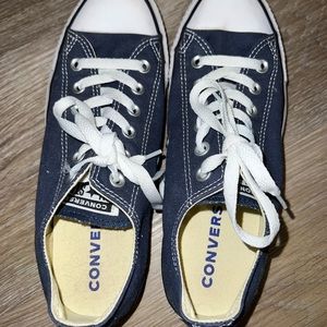 womens low, navy converse